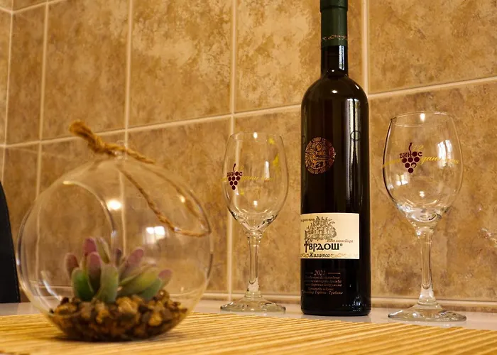 Debeli Lad * تريبينيي